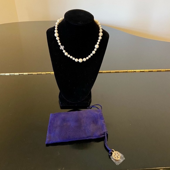 NWT Authentic classic rare Tory Burch Pearl Crystal Short Necklace - Picture 6 of 16